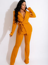 Zweiteiliger Blazer mit Revers und langer Hose